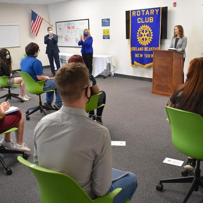 Students at Seven Valleys pledge 